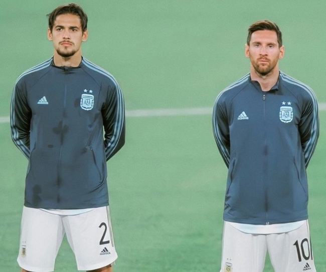 第10个亚军，申花上次拿到中国足球顶级联赛冠军还是30年前（申花第10次屈居亚军，上次顶级联赛封王已是30年前）