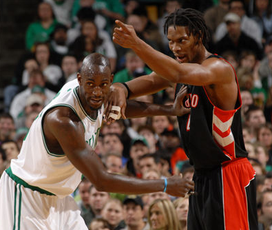 斯基拉：切尔西中场乌戈舒库加盟伯恩利的转会费为2300万镑（斯基拉称：乌戈舒库以2300万镑从切尔西转投伯恩利）