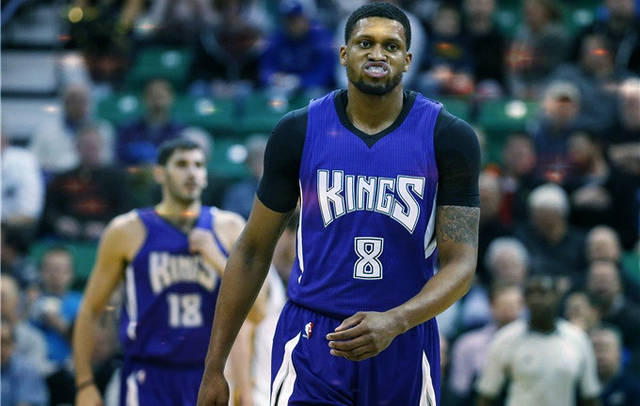 阿劳霍暂离巴萨，赴特拉维夫调整身心状态（阿劳霍短暂告别巴萨，赴特拉维夫进行身心调整）