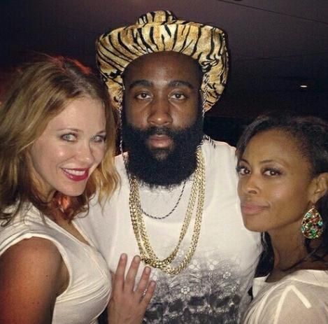 瓦诺利：向球员们今天的表现致敬，我们必须更好地支援基恩（瓦诺利赞扬球队今日表现：当务之急是给予基恩更多支援）