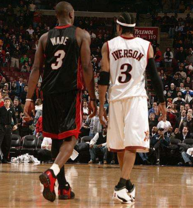 上海海港足球俱乐部举行2025赛季出征仪式（上海海港开启2025赛季征程，出征仪式启幕）